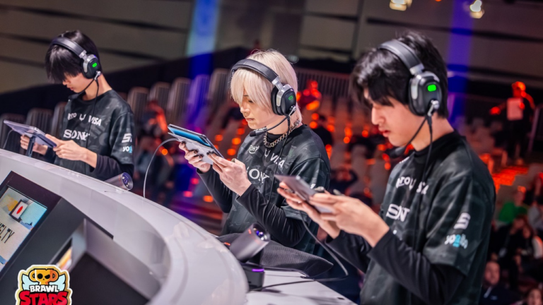 Crazy Raccoon win the August East Asia Monthly Final