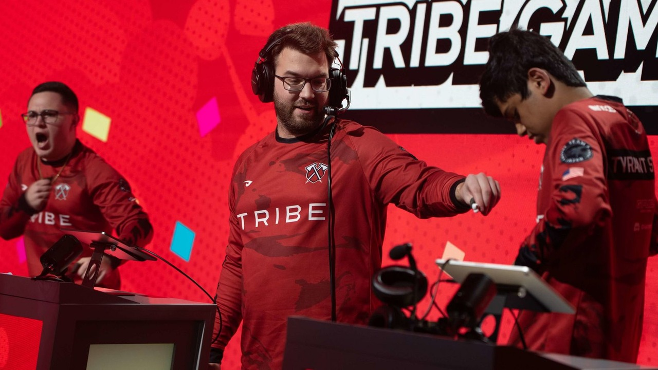 Tribe Gaming players compete together on a Brawl Stars stage